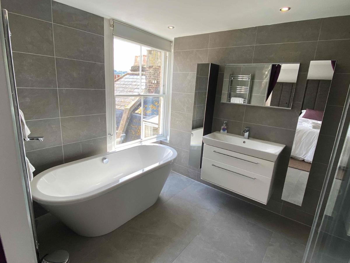 Bath Roof Terrace Apartment, City Centre, Sleeps Up To 8 Exterior photo