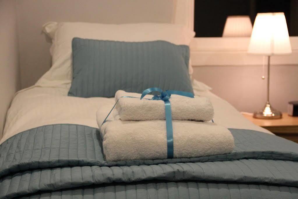 Bath Roof Terrace Apartment, City Centre, Sleeps Up To 8 Exterior photo